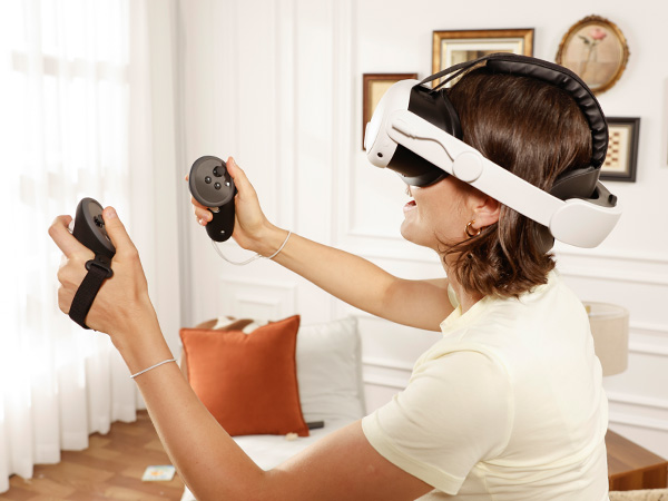 A person using KIWI design G4 Pro in a stylishly decorated room.